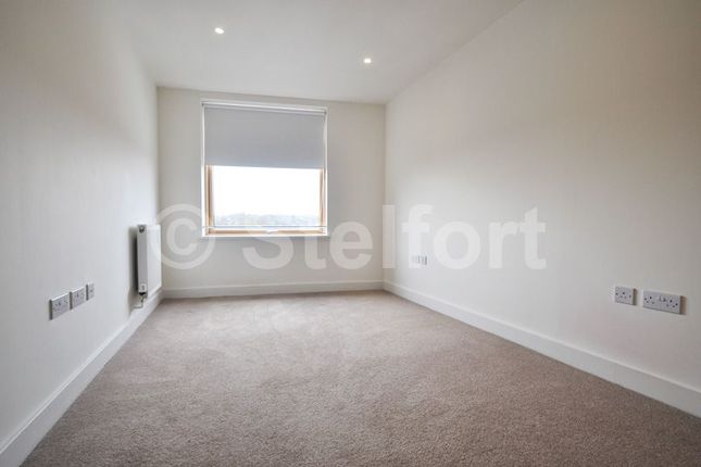 Flat for sale in Hornsey Lane, London