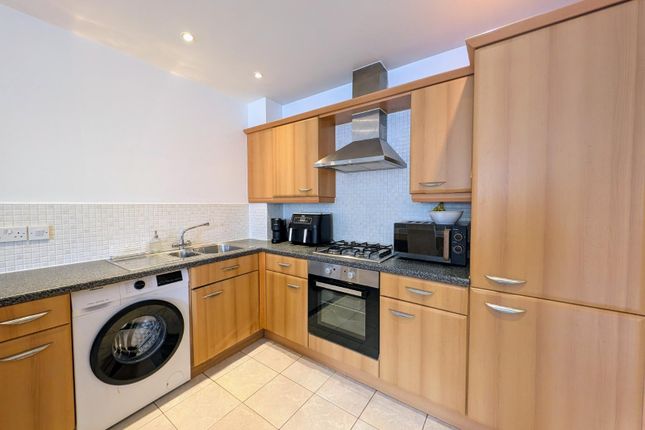 4, Cedar Apartments, Wakefield photo 4