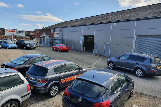 Thumbnail Commercial property for sale in Reputable, Long-Established Auto Garage CH5, Ewloe, Clwyd
