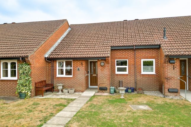 2-bed house on 24, Emerton Garth, Northchurch, Berkhamsted, £300,000