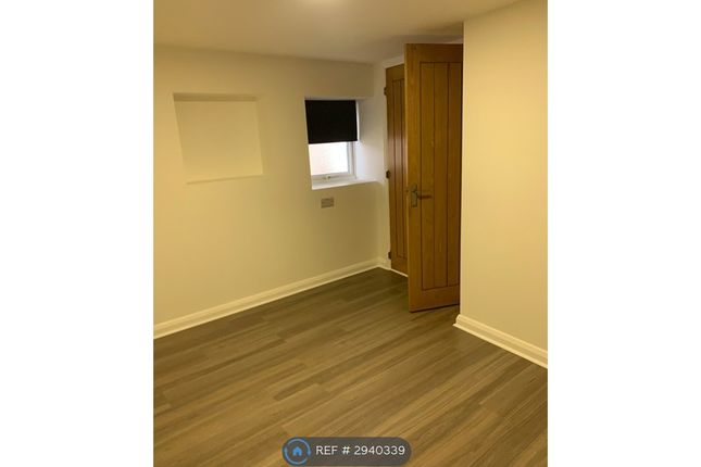 C Swindon St, Highworth, Swindon photo 3