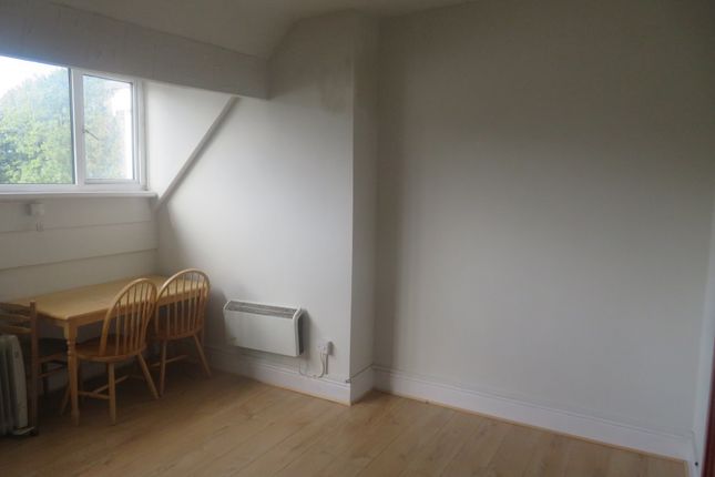 Flat 2 207, Manchester Road, Bury photo 2