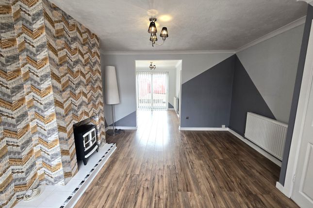 86, Willowdale, Hull photo 4