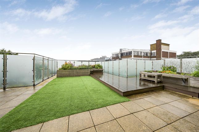 Thumbnail Flat for sale in Holly Road, Twickenham