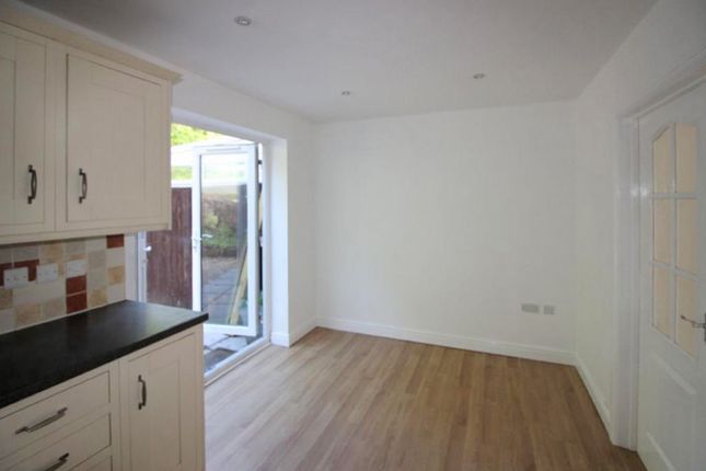8A, Woodland Close, Whitecroft photo 5