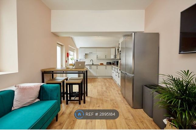Radnor Place, Prenton, Birkenhead photo 3