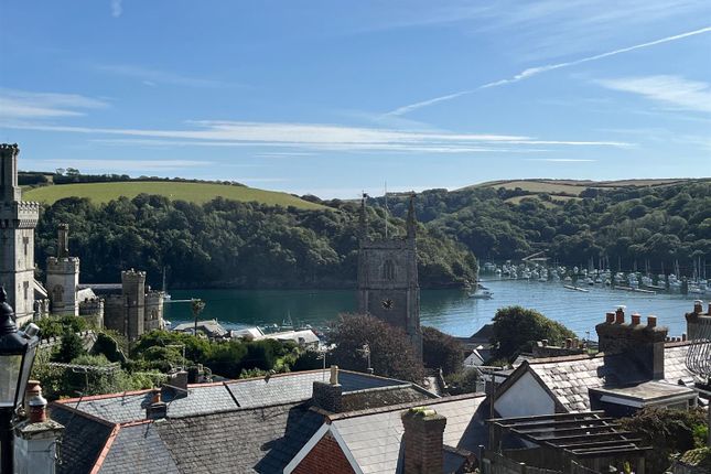 Hall House, The Old School, 8, Daglands Road, Fowey photo 2
