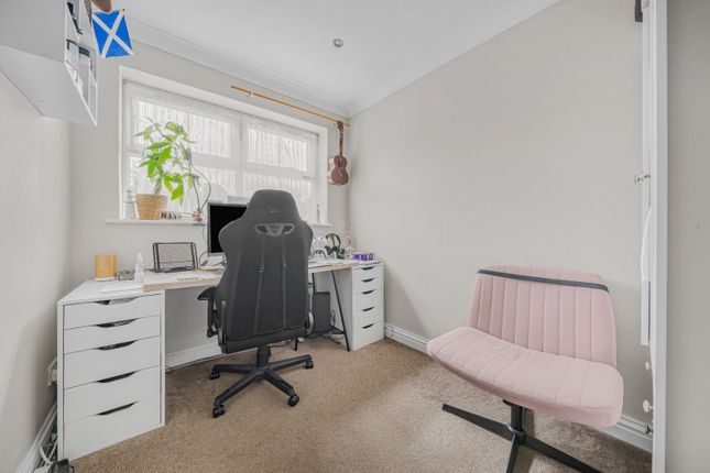 5 Berkeley Mews, Thames Street, Lower Sunbury photo 4