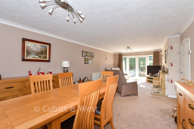 The Chalet, Woods Hill Lane, Ashurst Wood photo 4
