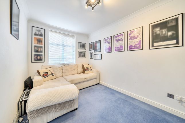 4, Canal Way, Harefield photo 3