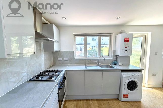 11, Reynolds Avenue, London photo 2