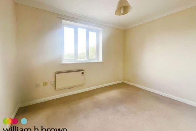 Flat to rent in Friday Wood Green, Colchester