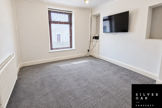 15 Robinson Street, Llanelli photo 2