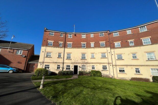 Flat to rent in Watermint Drive, Gloucester