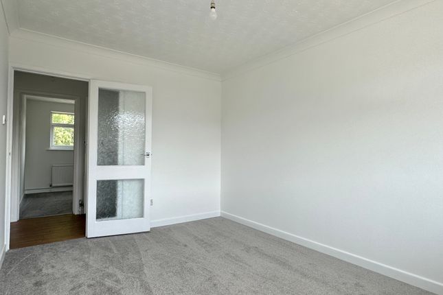 132, Redhoave Road, Poole photo 3