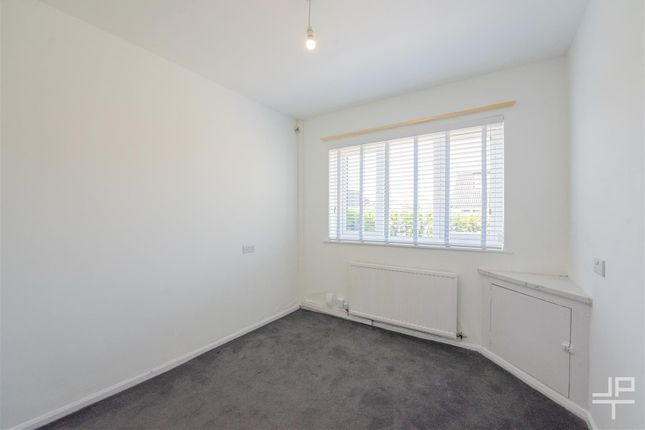 5, Tewkesbury Road, Warrington photo 5