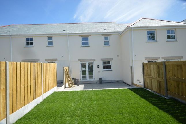 3 Madderns Row, Church Road, Redruth photo 2