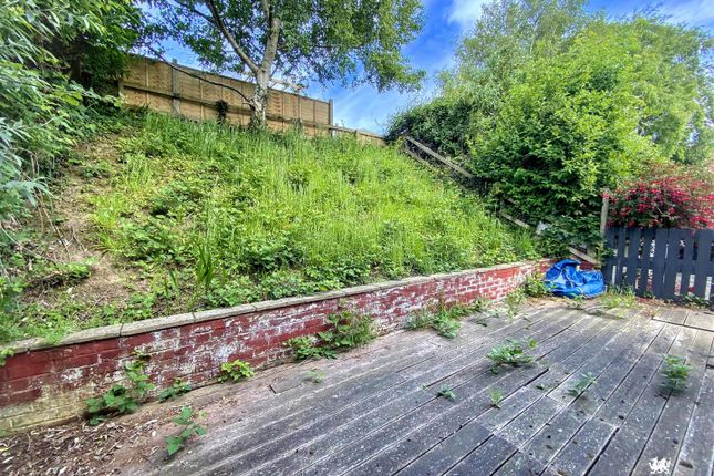 12, Manor Parade, Goodwick photo 4