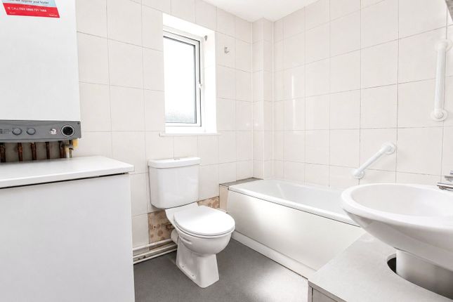 23, Saxby Close, Somerset photo 4