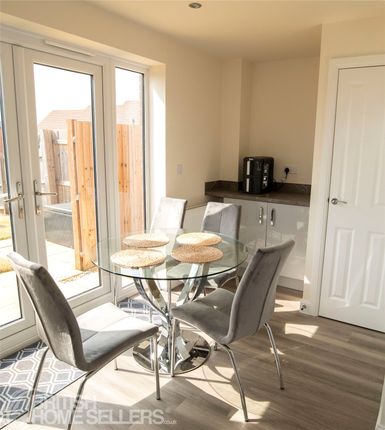 43, Maxfield Crescent, Shropshire photo 3