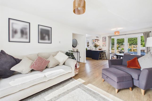 4, Wentworth Road, Dronfield photo 3
