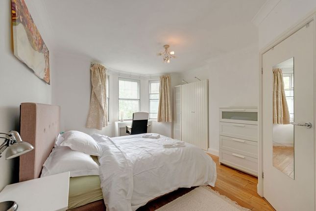 Flat 36, Manor Court, Aylmer Road, London photo 4