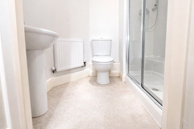 Flat 3,, Tucano Court, Rochester photo 2