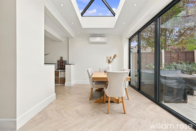 99, Kings Avenue, Woodford Green photo 4