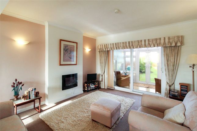 23, Park View Drive, Essex photo 2