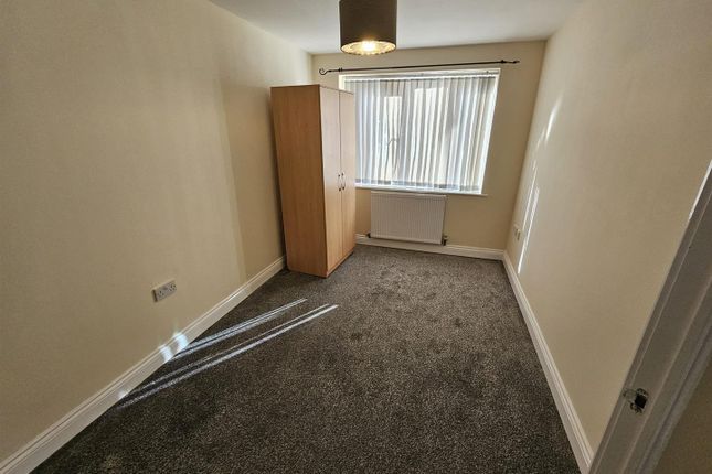 Flat 4 Highfield Court, Highfield Road, Dudley photo 4