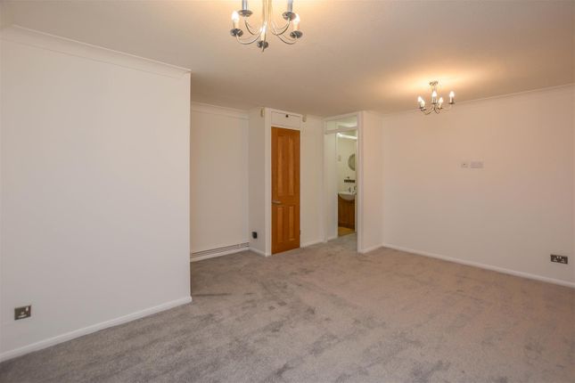 28, Wellington Place, Brentwood photo 4