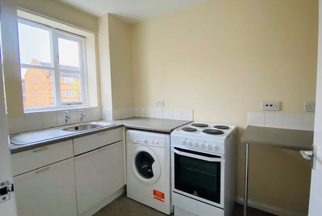 13, Enfield photo 3