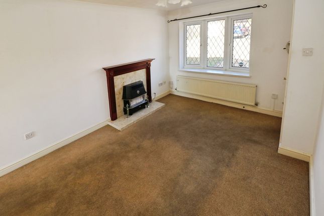 10, Poppy Drive, Rugby photo 4