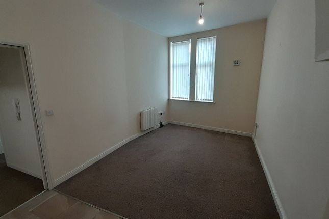 Flat to rent in Kirkby Road, Hemsworth, Pontefract