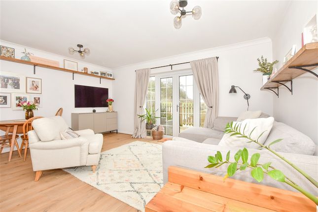 Meadow Bank, West Malling photo 4