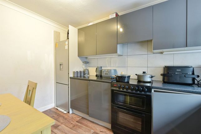 5, Dycott Road, Rotherham photo 3