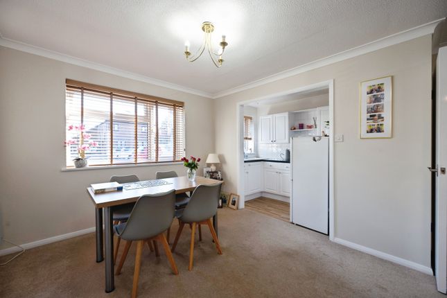 Flat 39, 354, Sea Front, Hampshire photo 4