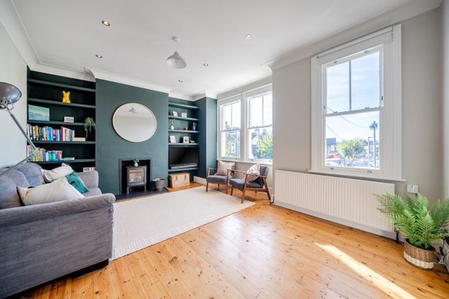 77, Avarn Road, London photo 4