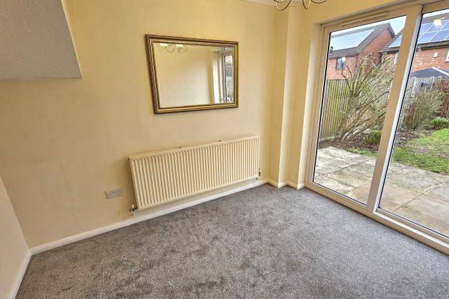 5 Farne Avenue, St Peters, Worcester photo 3