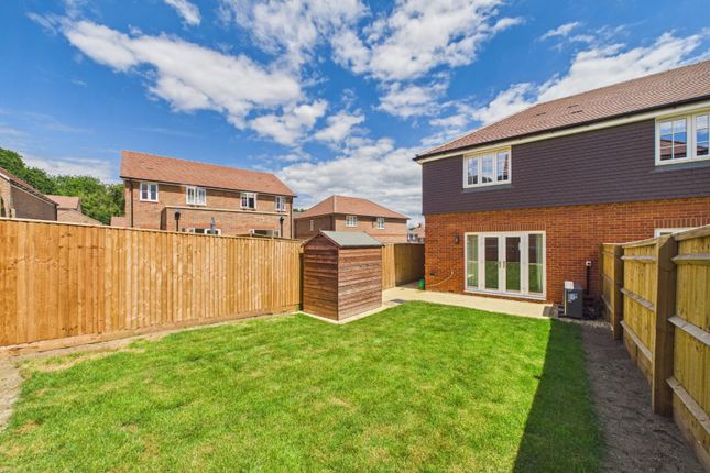 19, Assheton Croft, Bracknell photo 5
