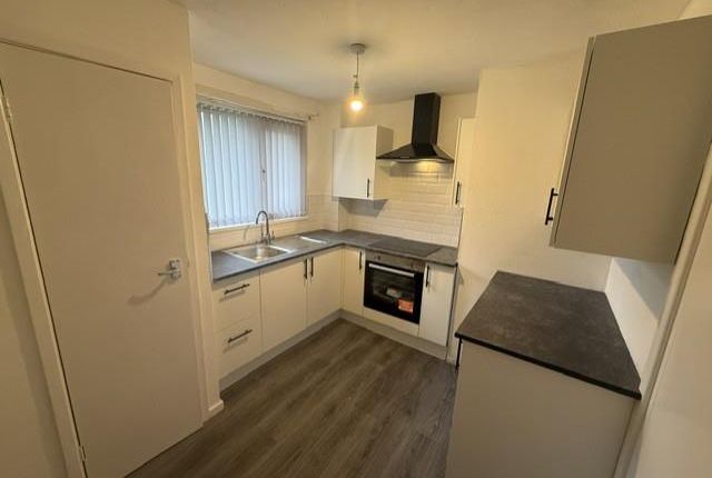 Flat, 100, Prospect Walk, Shipley photo 3