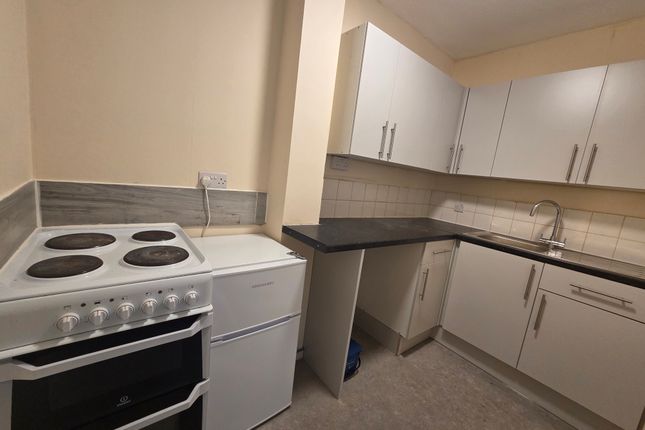 7A, Luton photo 2