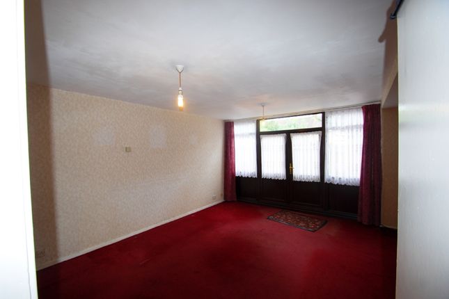 39, Woodman Path, London photo 5