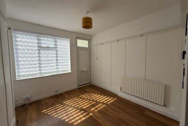 71, St Heliers Road, Cleethorpes photo 2