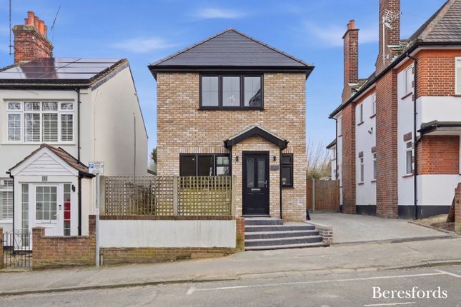 3-bed house on 16, Warley Mount, Brentwood, £2,500/mo