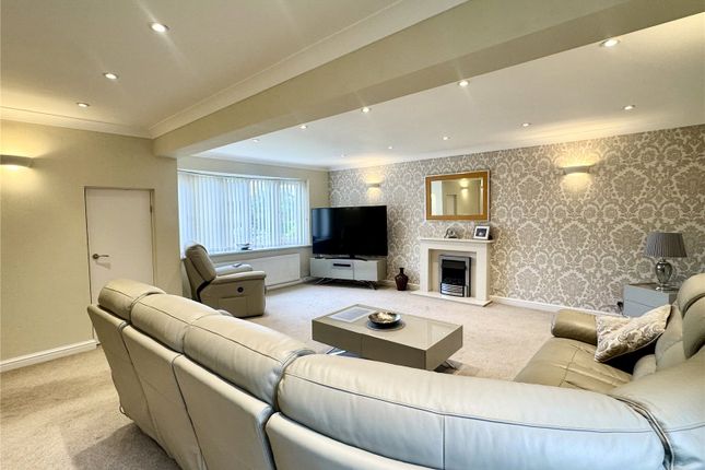 4, Whittle Drive, Oldham photo 4