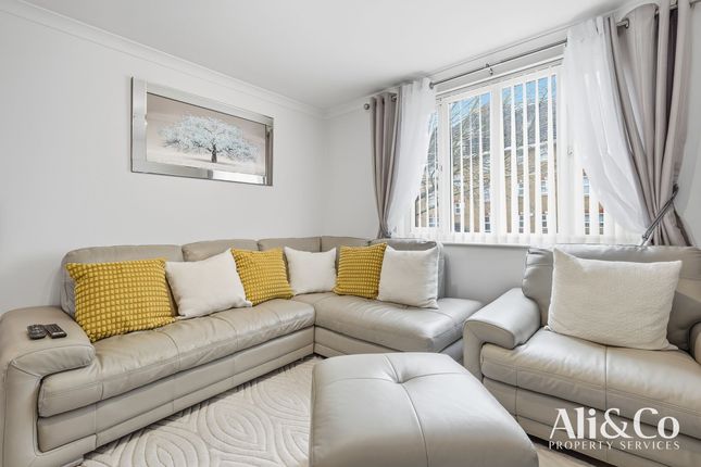 139 Harrisons Wharf, Purfleet-on-Thames photo 4