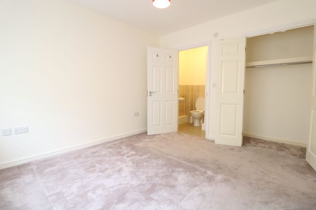 Essella Road, Ashford photo 5