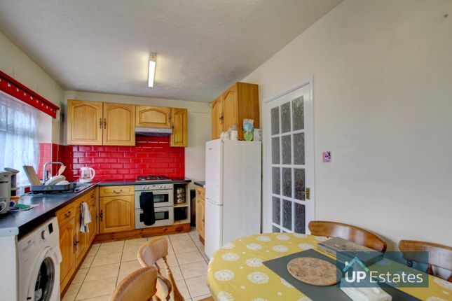 21, Diana Drive, Coventry photo 4