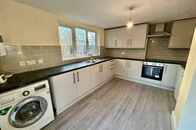 3 Rose Cottage, The Chase, Pinner photo 2